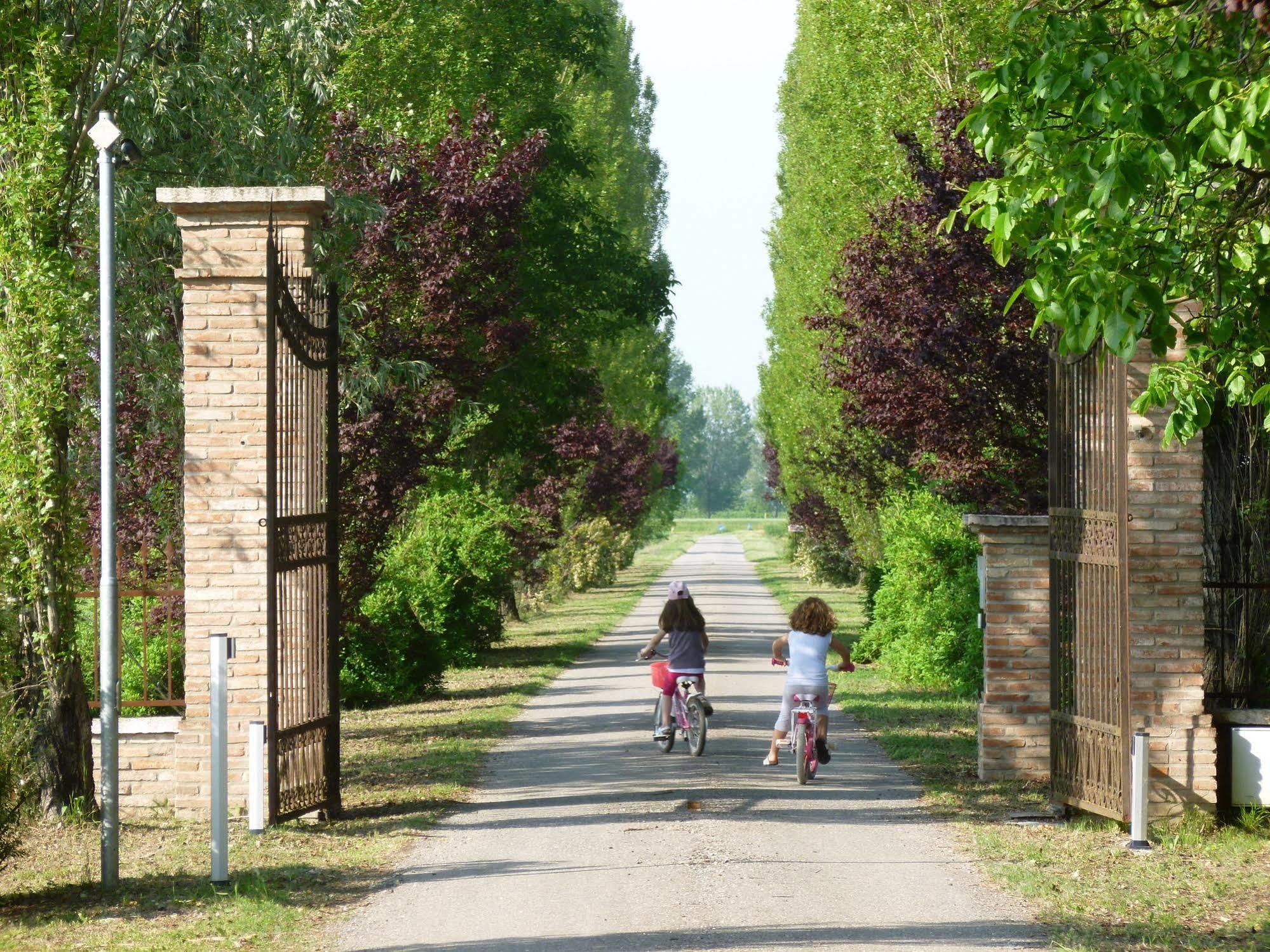 Agriturismo Corte Rocca San Giorgio di Mantova Eksteriør billede